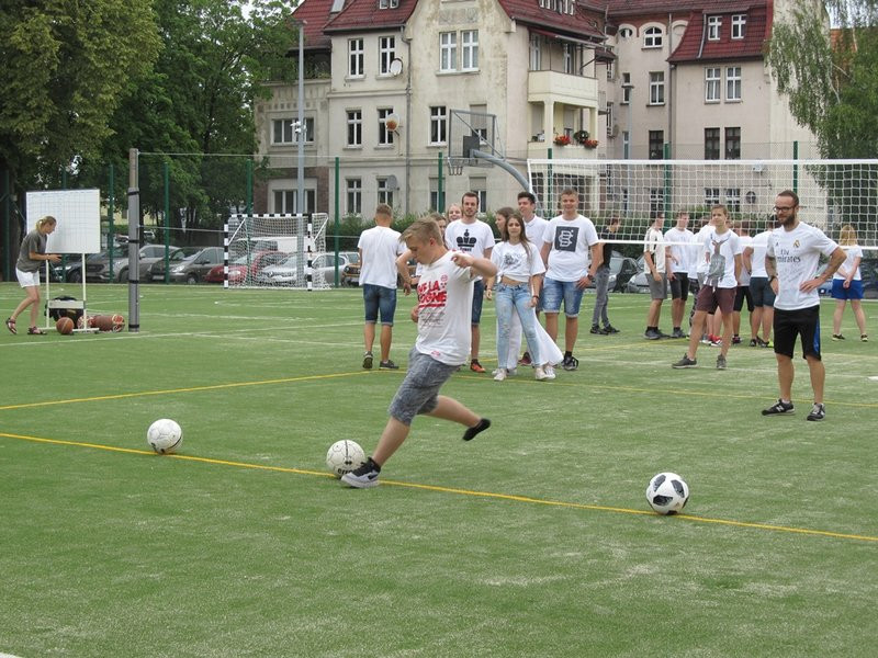 Polacy walczą na mundialu, a I LO ma nowe boiska (zdjęcia)