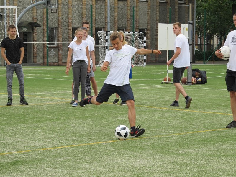 Polacy walczą na mundialu, a I LO ma nowe boiska (zdjęcia)