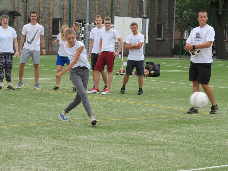 Polacy walczą na mundialu, a I LO ma nowe boiska (zdjęcia)