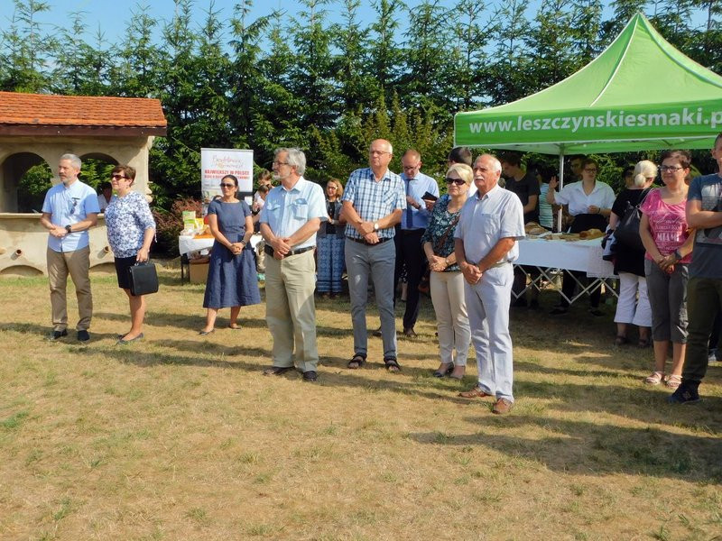 Pyszny miód z miejskiej pasieki (kilka zdjęć)