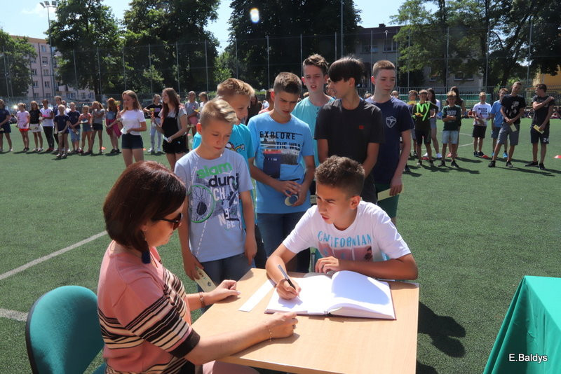 Sportowy apel w SP 7 (zdjęcia)