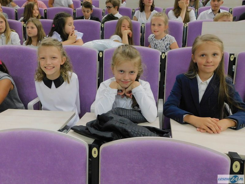 30 lat temu zabrzmiał pierwszy dzwonek (zdjęcia)