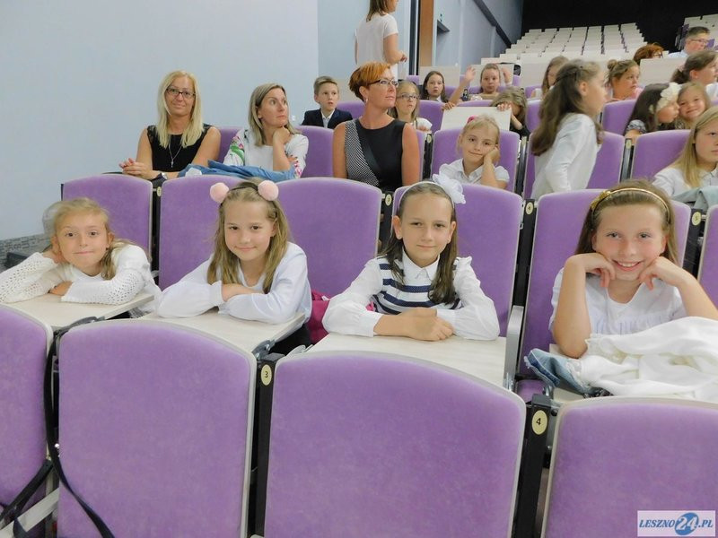 30 lat temu zabrzmiał pierwszy dzwonek (zdjęcia)