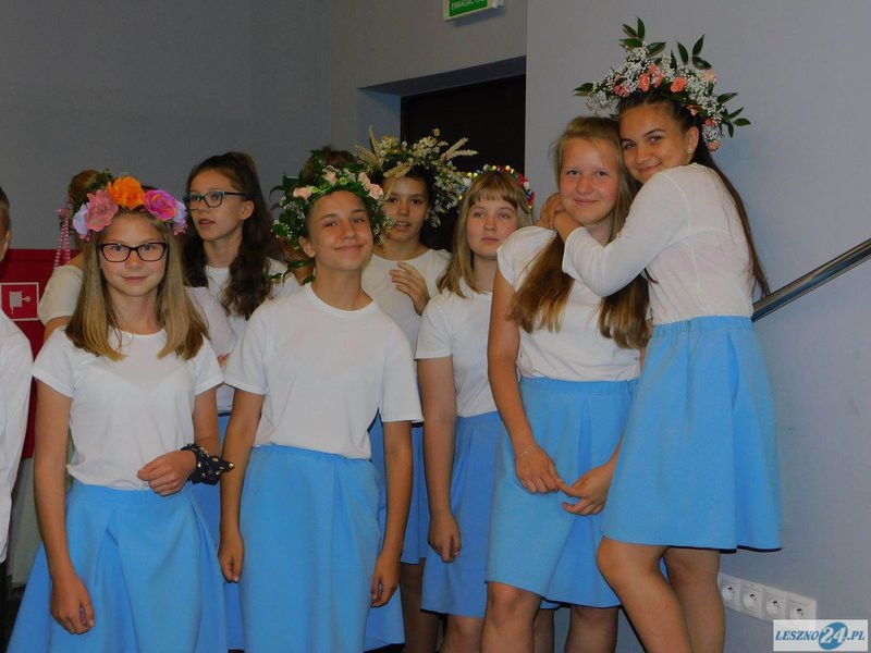 30 lat temu zabrzmiał pierwszy dzwonek (zdjęcia)