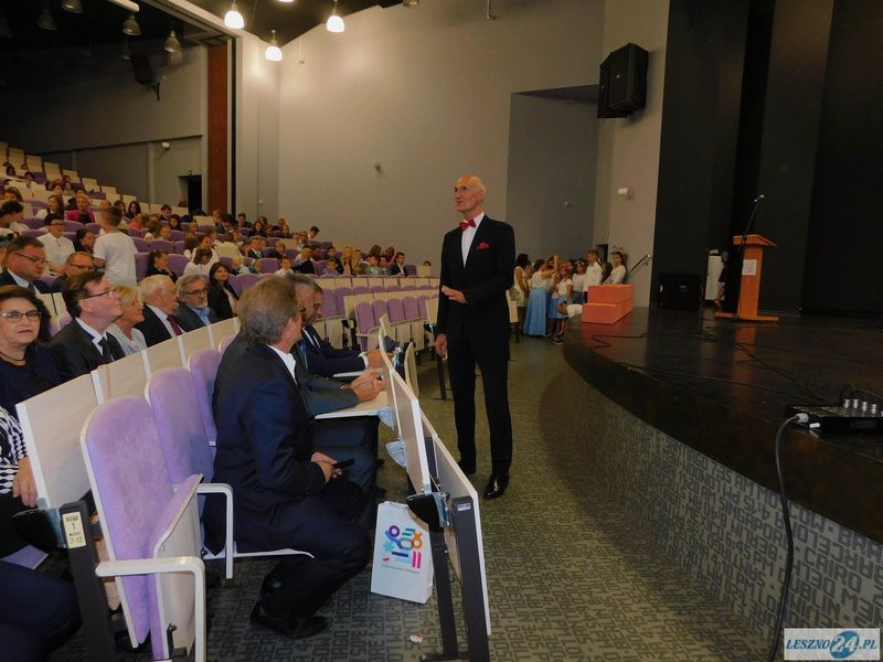 30 lat temu zabrzmiał pierwszy dzwonek (zdjęcia)