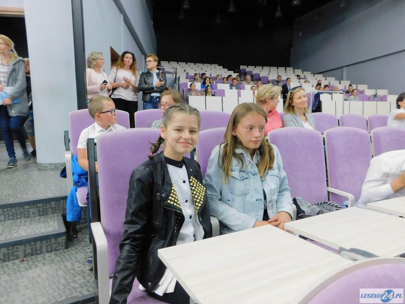 30 lat temu zabrzmiał pierwszy dzwonek (zdjęcia)