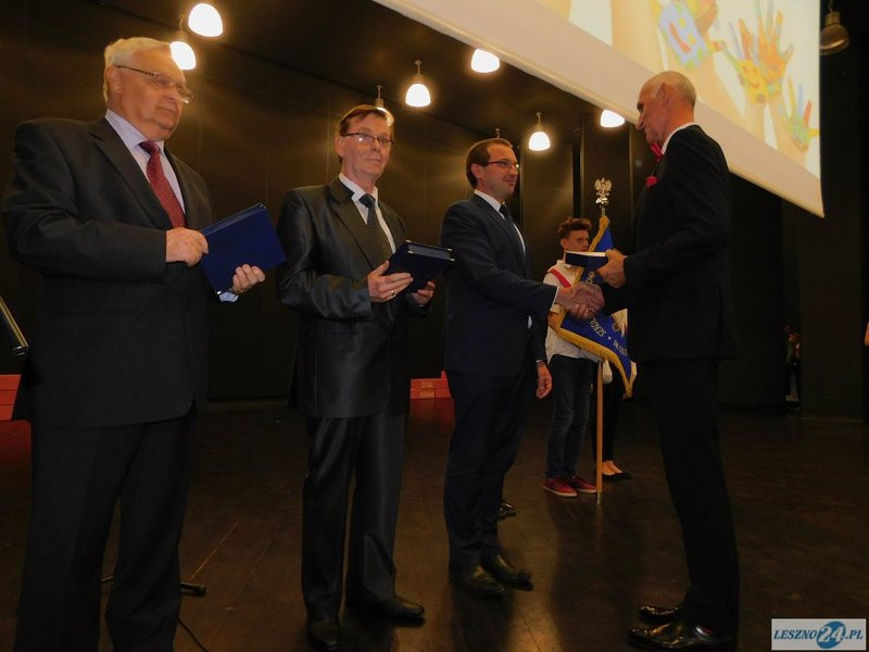 30 lat temu zabrzmiał pierwszy dzwonek (zdjęcia)