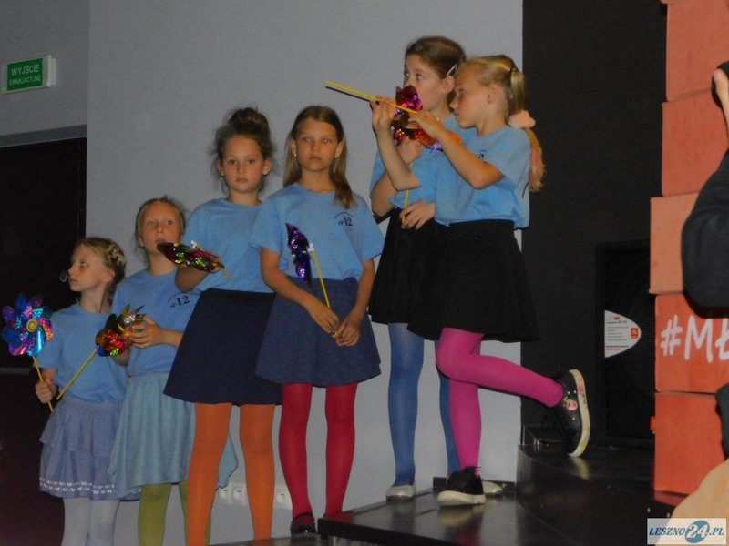 30 lat temu zabrzmiał pierwszy dzwonek (zdjęcia)