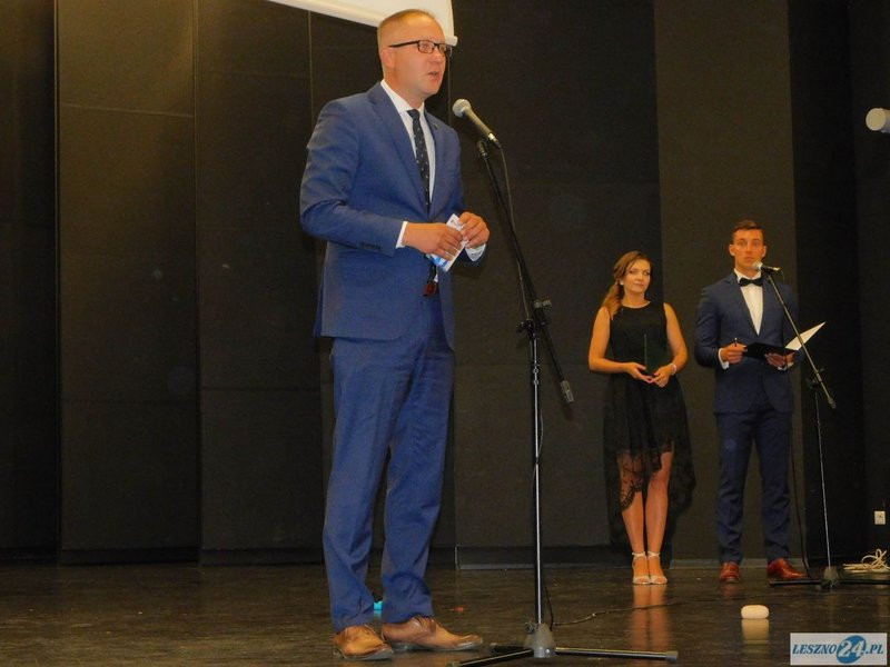 30 lat temu zabrzmiał pierwszy dzwonek (zdjęcia)