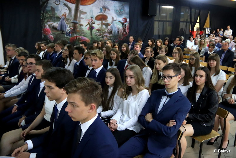 Pożegnali się z gimnazjum (zdjęcia)