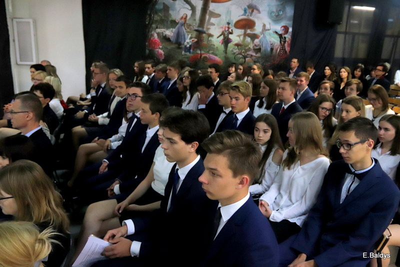 Pożegnali się z gimnazjum (zdjęcia)