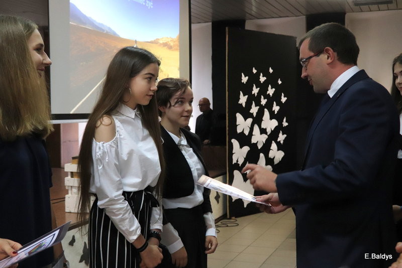 Pożegnali się z gimnazjum (zdjęcia)