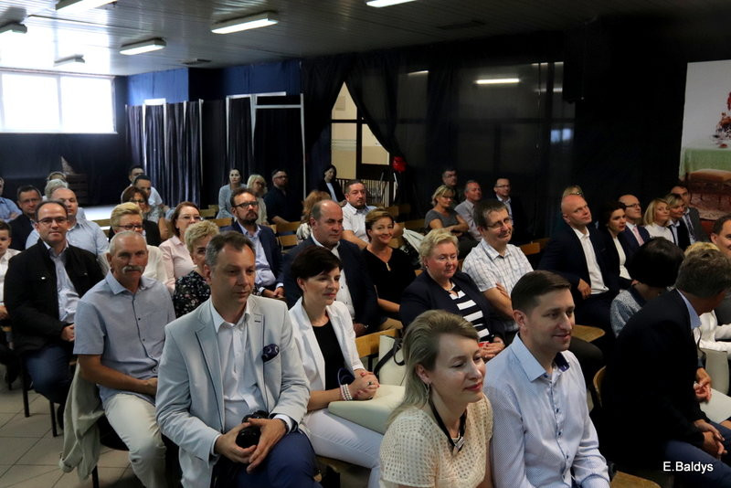 Pożegnali się z gimnazjum (zdjęcia)