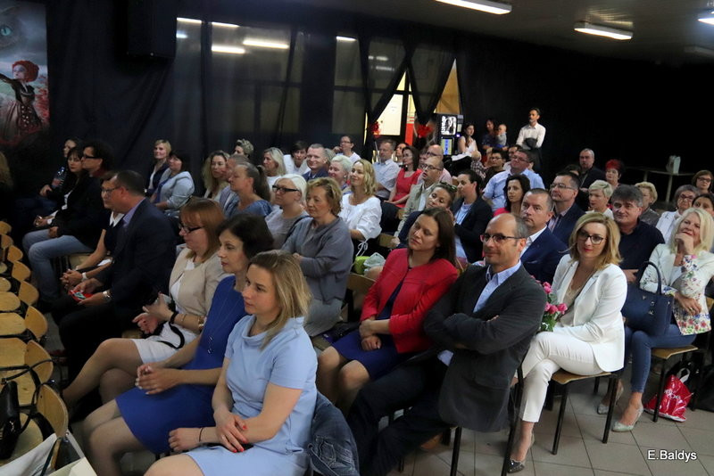 Pożegnali się z gimnazjum (zdjęcia)