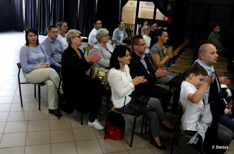 Pożegnali się z gimnazjum (zdjęcia)