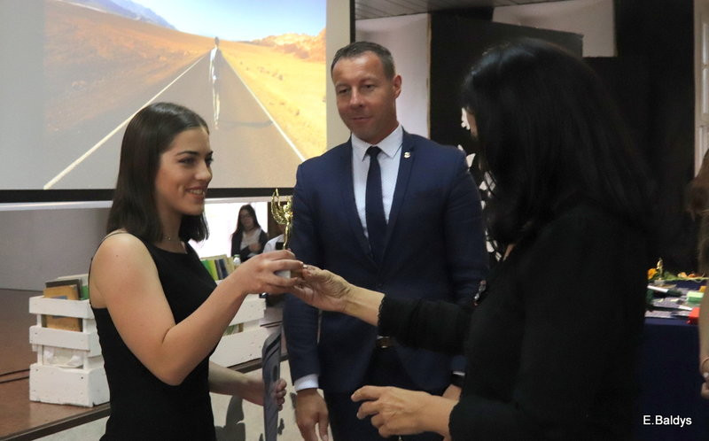 Pożegnali się z gimnazjum (zdjęcia)