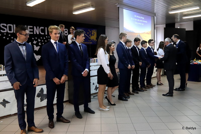 Pożegnali się z gimnazjum (zdjęcia)