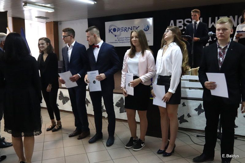 Pożegnali się z gimnazjum (zdjęcia)