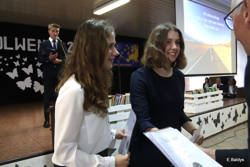 Pożegnali się z gimnazjum (zdjęcia)