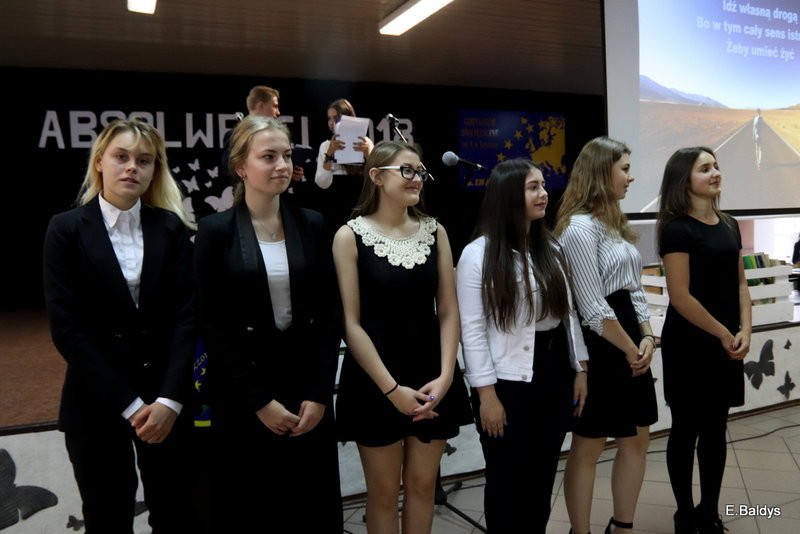 Pożegnali się z gimnazjum (zdjęcia)