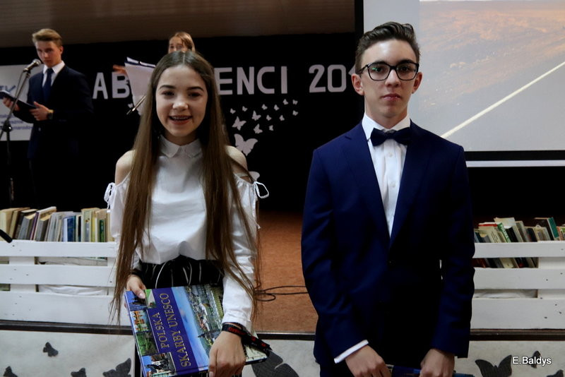 Pożegnali się z gimnazjum (zdjęcia)