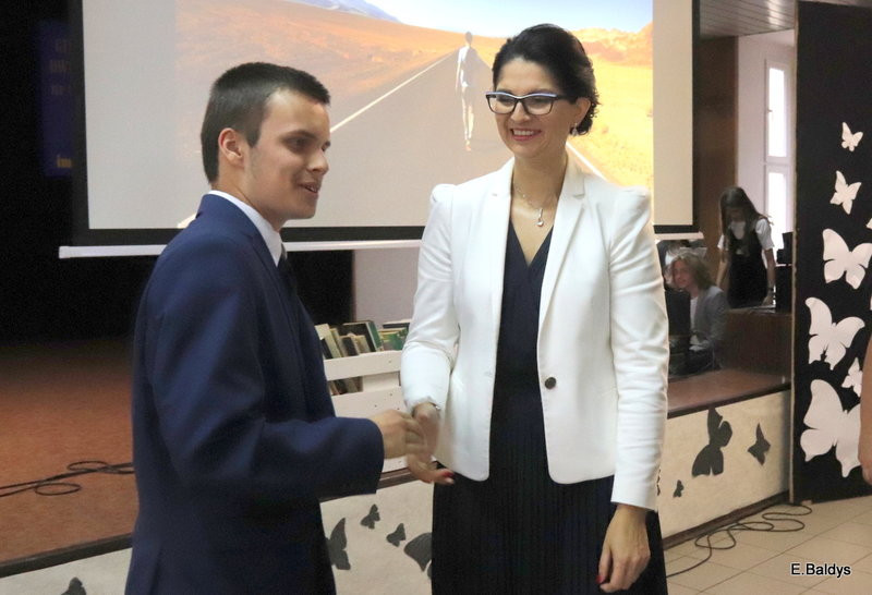 Pożegnali się z gimnazjum (zdjęcia)