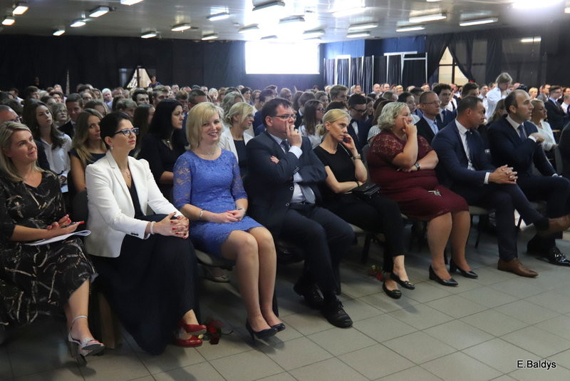 Pożegnali się z gimnazjum (zdjęcia)