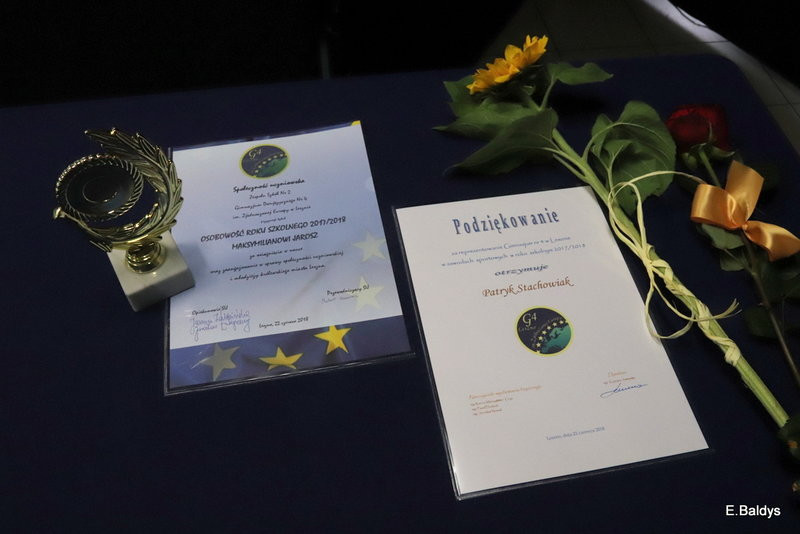 Pożegnali się z gimnazjum (zdjęcia)