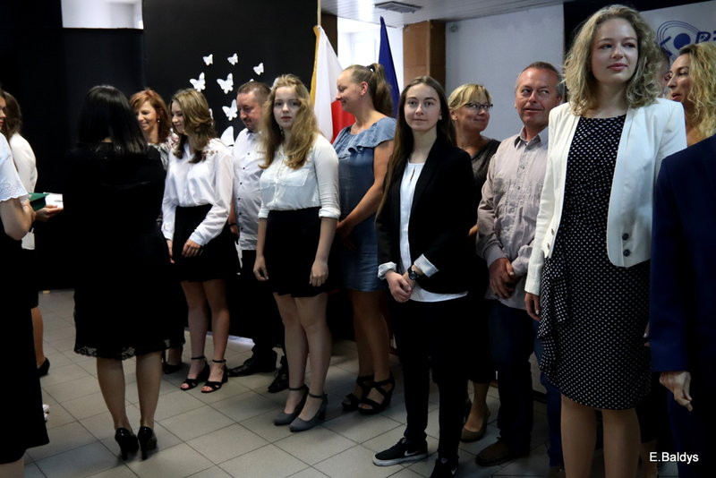 Pożegnali się z gimnazjum (zdjęcia)