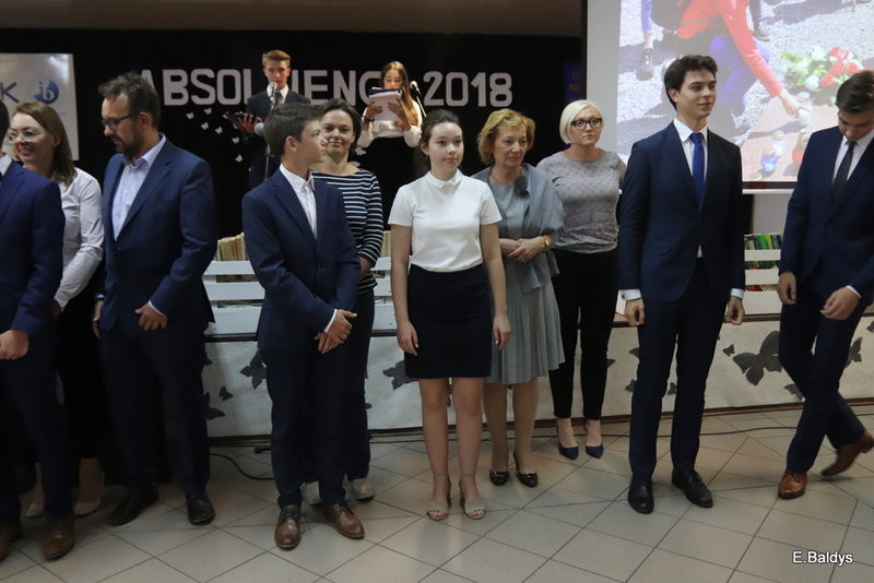 Pożegnali się z gimnazjum (zdjęcia)