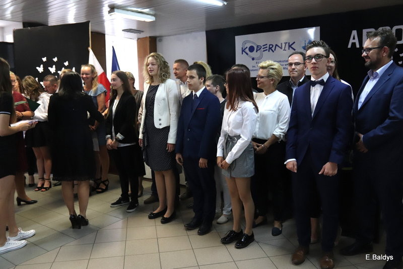 Pożegnali się z gimnazjum (zdjęcia)