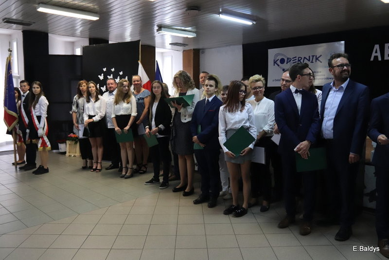 Pożegnali się z gimnazjum (zdjęcia)