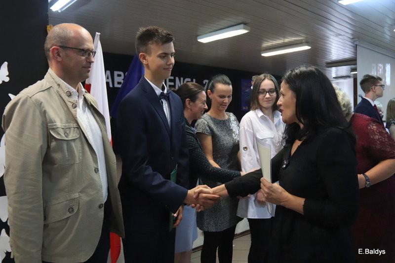 Pożegnali się z gimnazjum (zdjęcia)