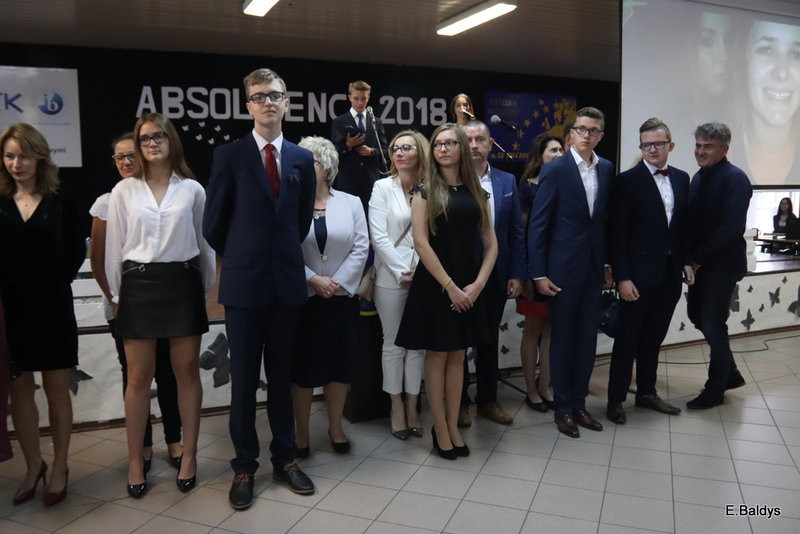 Pożegnali się z gimnazjum (zdjęcia)
