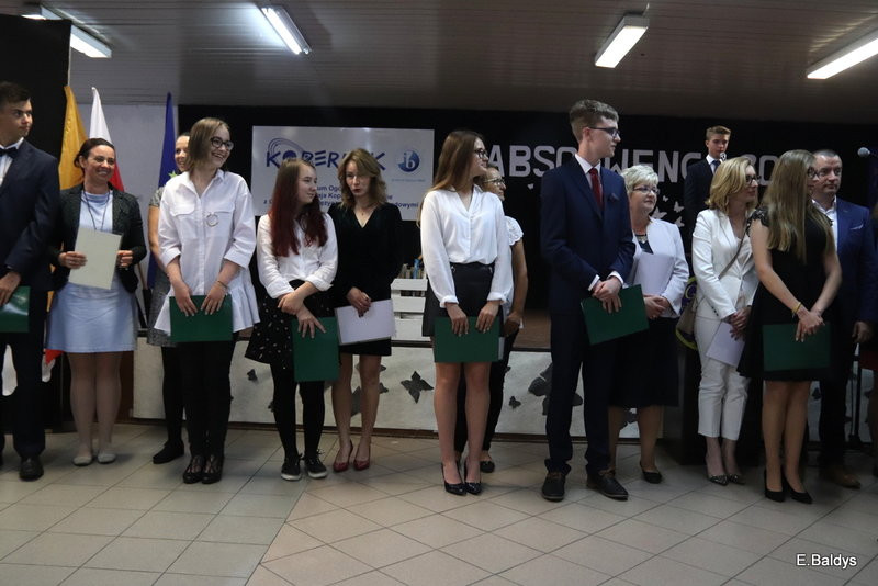 Pożegnali się z gimnazjum (zdjęcia)