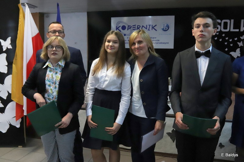 Pożegnali się z gimnazjum (zdjęcia)