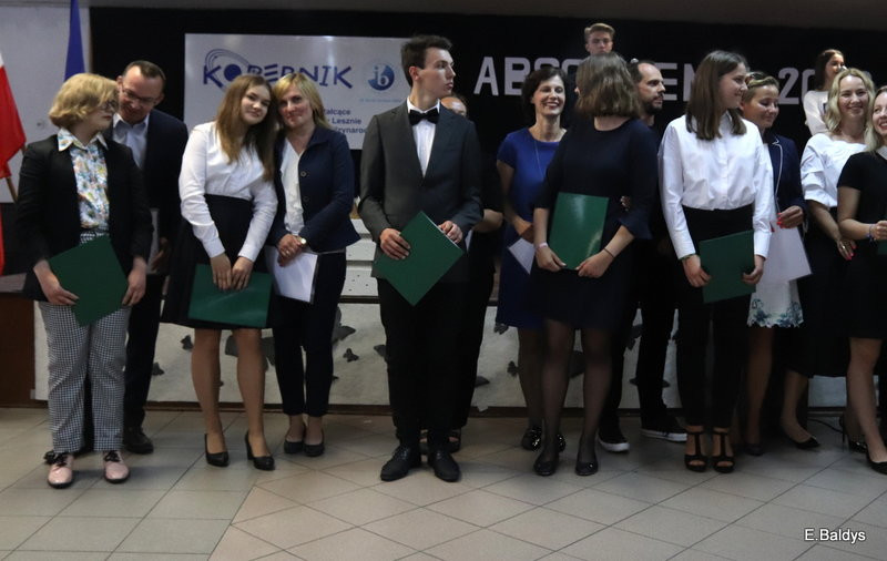 Pożegnali się z gimnazjum (zdjęcia)