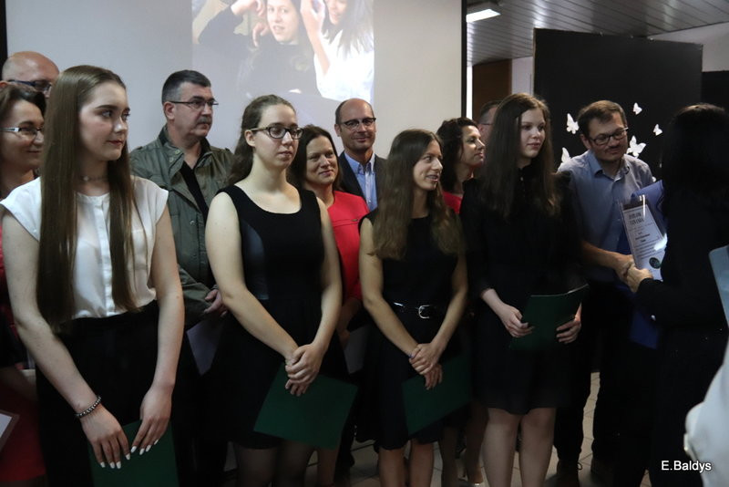 Pożegnali się z gimnazjum (zdjęcia)