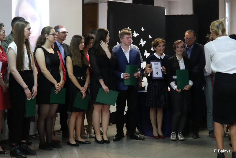 Pożegnali się z gimnazjum (zdjęcia)