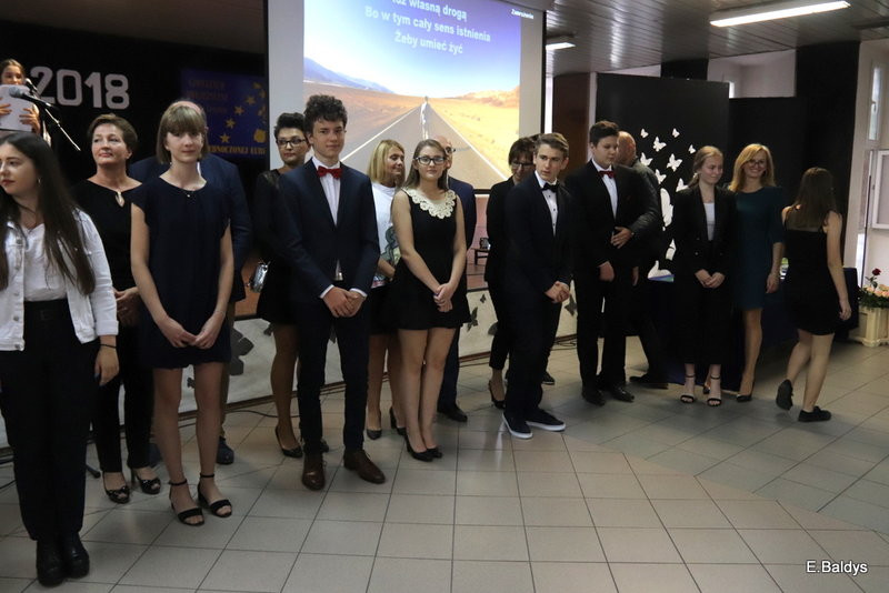 Pożegnali się z gimnazjum (zdjęcia)