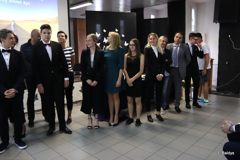 Pożegnali się z gimnazjum (zdjęcia)