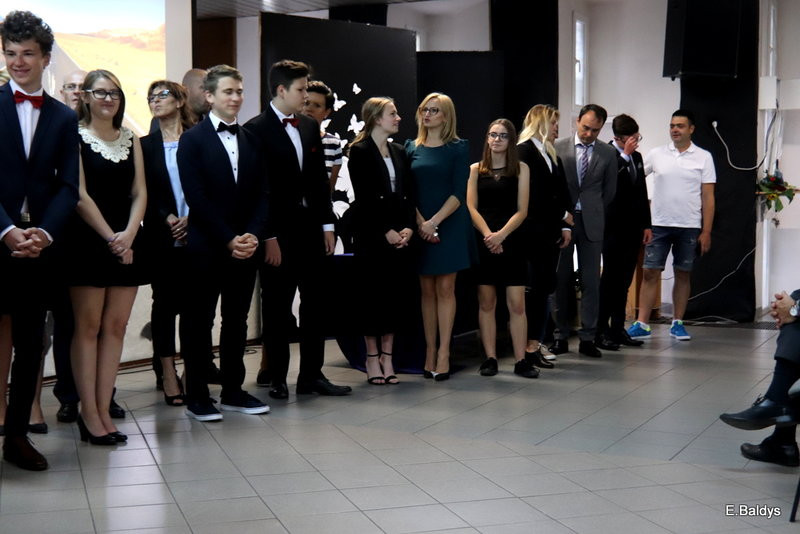 Pożegnali się z gimnazjum (zdjęcia)