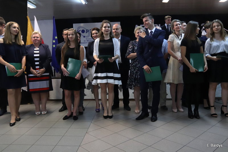 Pożegnali się z gimnazjum (zdjęcia)