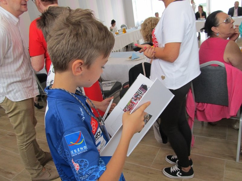 Prezent na 100-lecie niepodległości (zdjęcia)