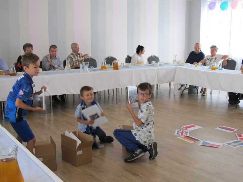 Prezent na 100-lecie niepodległości (zdjęcia)