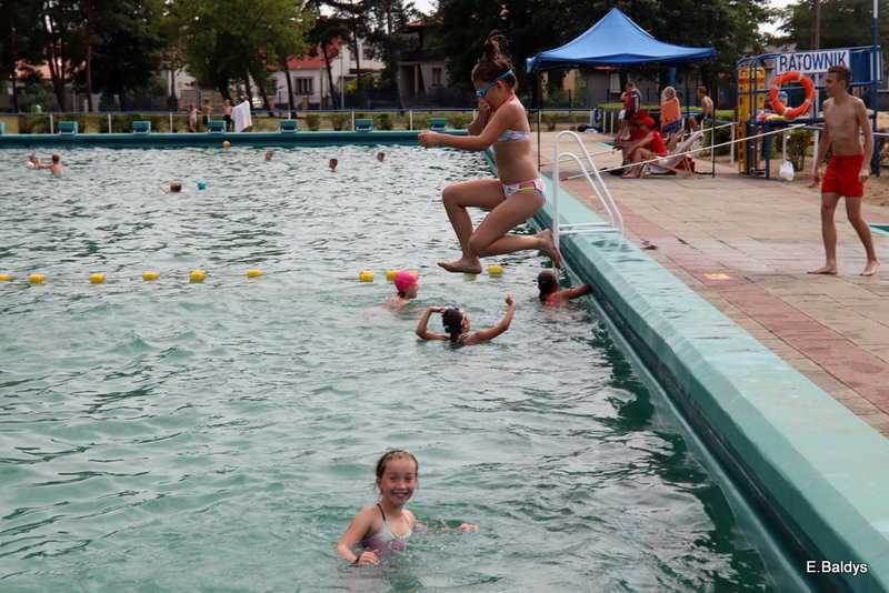Tłoczno na basenie (zdjęcia)