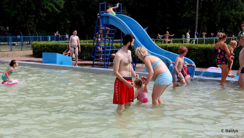Tłoczno na basenie (zdjęcia)