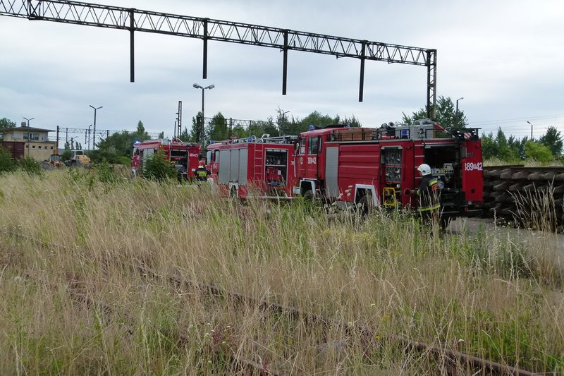 Pożar na bocznicy kolejowej (zdjęcia)