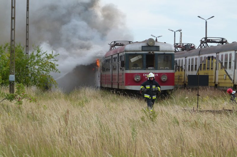 Pożar na bocznicy kolejowej (zdjęcia)
