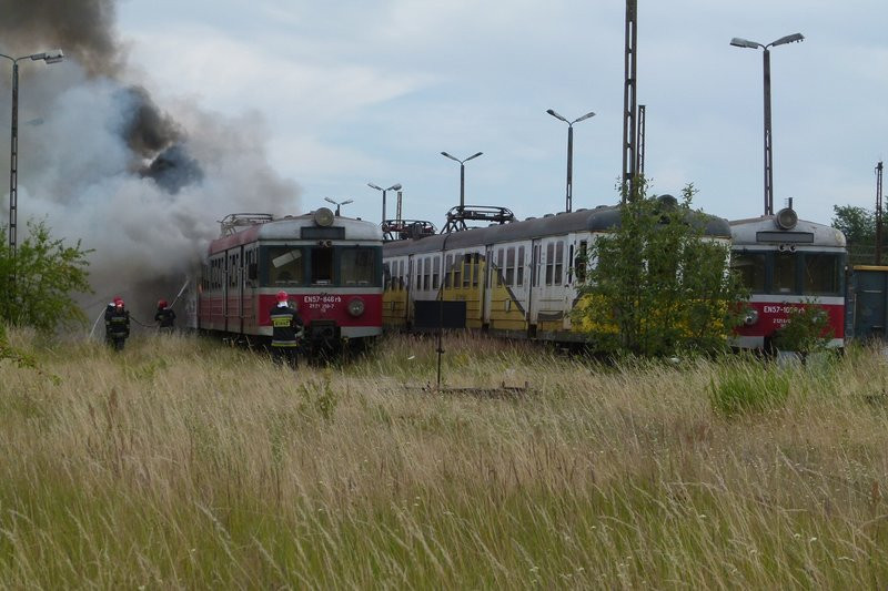 Pożar na bocznicy kolejowej (zdjęcia)